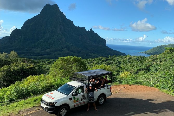 4x4 Moorea Safari Tours : With Hotel transfers - The ride from the hotel to Moorea’s interior