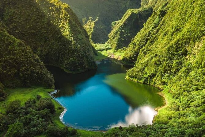 4x4 Safari HEREAKIMANU Tour in the Heart of Tahiti - Why the guides matter