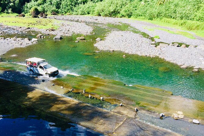4x4 Safari HEREAKIMANU Tour in the Heart of Tahiti - Papeno’o’s black-sand coast