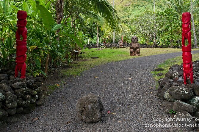 5 Hours Tahiti Island Tour - West and East Coast - Maraa Grotto: caves and thick tropical growth