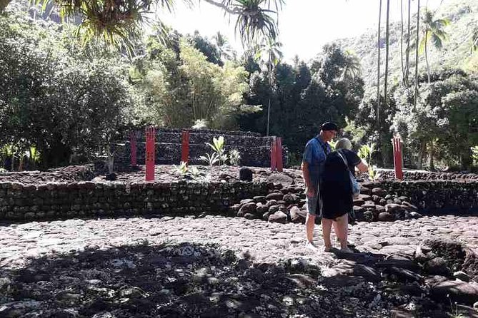5 Hours Tahiti Island Tour - West and East Coast - Faarumai Waterfalls: the major natural highlight