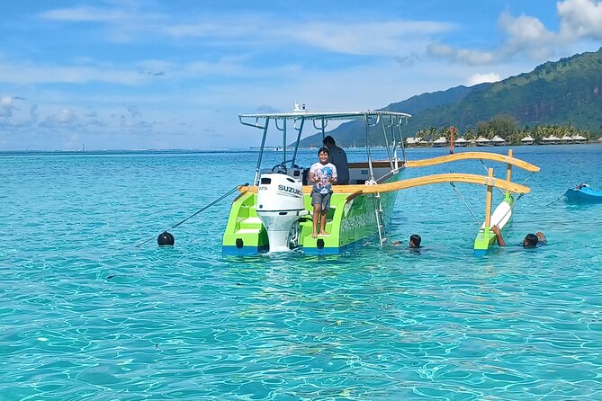 Activity/Excursion Lagoon Tour to Moorea by Canoe 6 hours - Cook Bay and Opunohu Bay by canoe