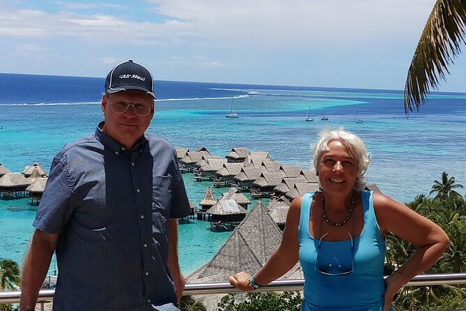 Blue Pearl Private Tour - Pineapples, fruit juice, and a distillery visit