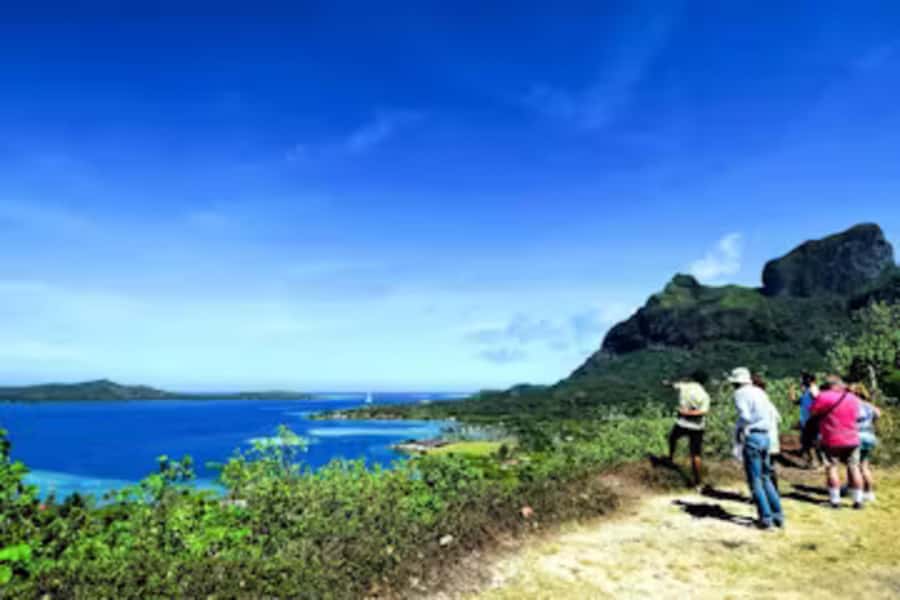 Bora Bora: 4WD History & Culture Tour - Pickup around Matira or Vaitape
