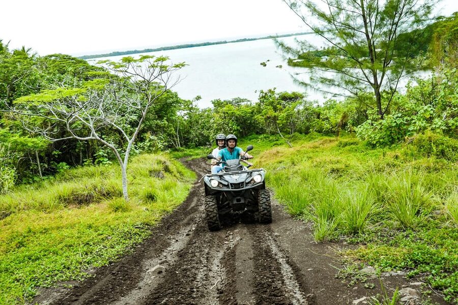 Bora Bora Adventures ATV / QUADS Tours - The guide can shape the whole outing