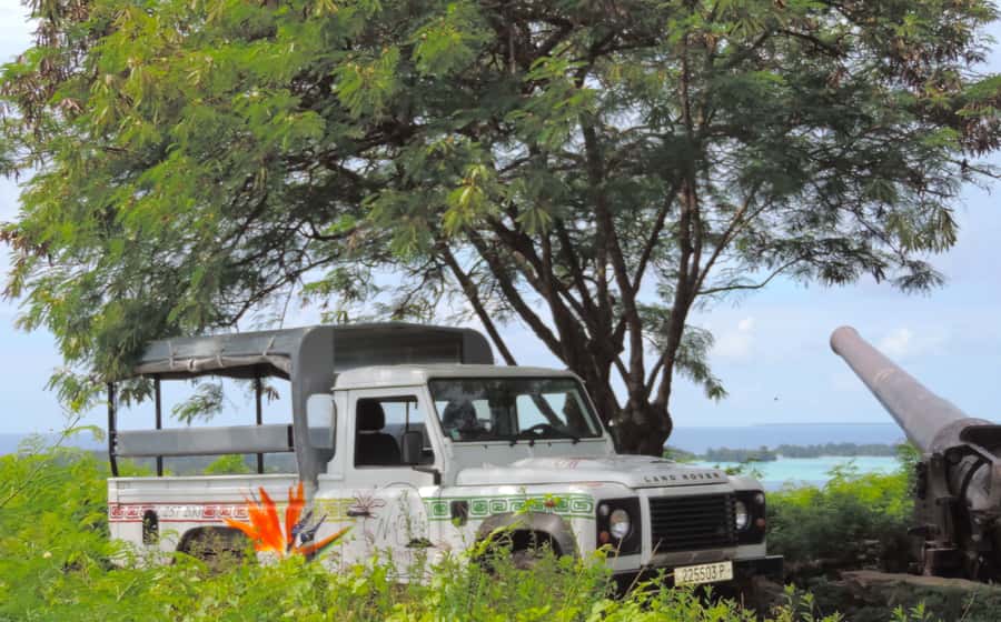 Bora Bora by Land and Sea: 4WD Safari and Snorkel - The open-sided 4WD ride around Bora Bora