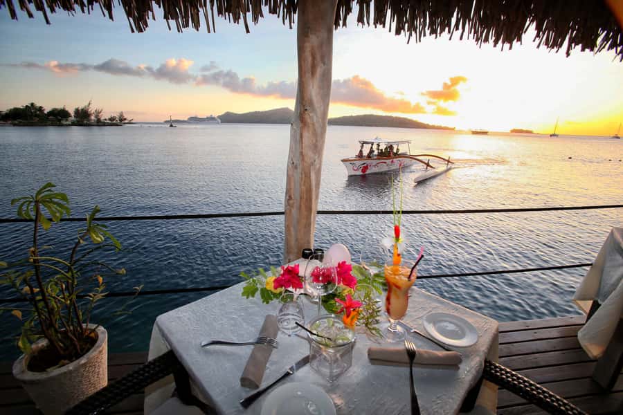 Bora Bora: Combo Sunset Cruise & Romantic Dinner at St James - Key points to know before you book