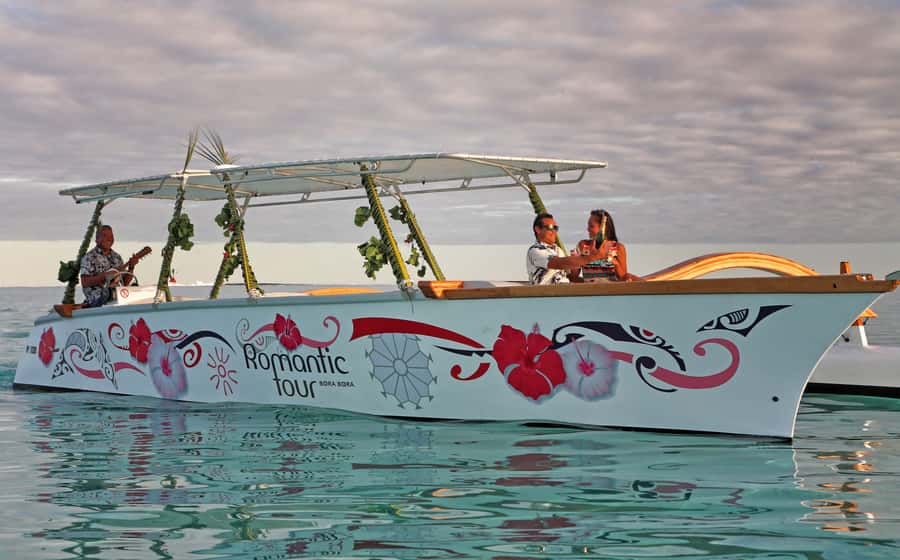 Bora Bora: Combo Sunset Cruise & Romantic Dinner at St James - Setting out from Bora Bora for the lagoon