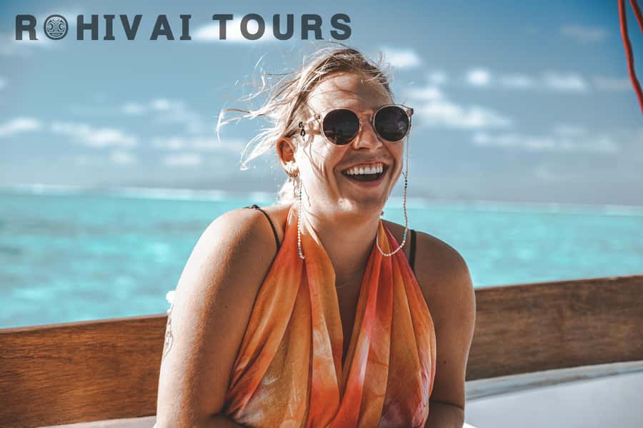 Bora Bora: Private Sunset cruise on the lagoon - The boat, music, and personal service