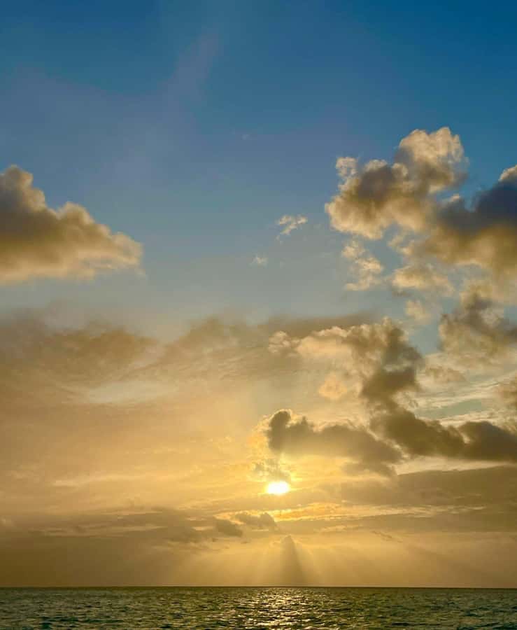 Bora Bora: Private Sunset cruise on the lagoon - What the 150-minute itinerary feels like