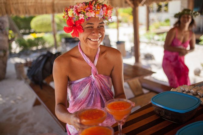 Bora Bora Snorkel Cruise by Polynesian Outrigger Canoe with BBQ Island Lunch - Lunch on a small motu