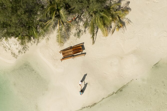 Day on a private island in Bora Bora - alone in the world - Vincent and Ken set the tone