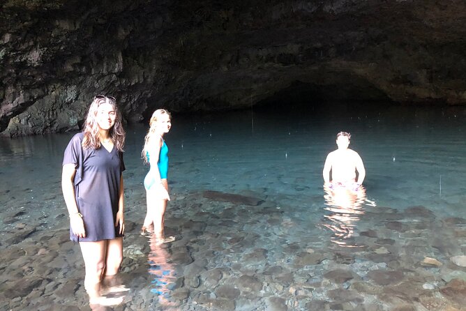 Discovery of Tahiti Nui Island - Taharu’u Beach brings black sand and surf