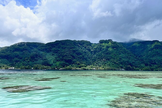 Excursion to discover the authentic Tahiti Peninsula 4:00 - Caves, Lava Tunnels, and Volcanic Rock