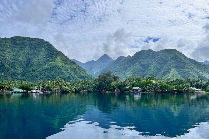 Excursion to discover the authentic Tahiti Peninsula 4:00 - The Tahiti Iti Pearl Farm Stop