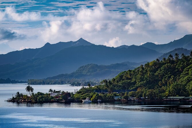 Explore Tahiti Nui, its landscapes and iconic sites. - Maraa Grotto and the cool air underground