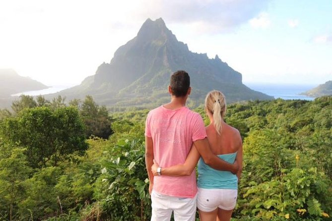 Franckyfranck Tours Moorea - Half day Tours - Magic Mountain gives you the big Moorea moment
