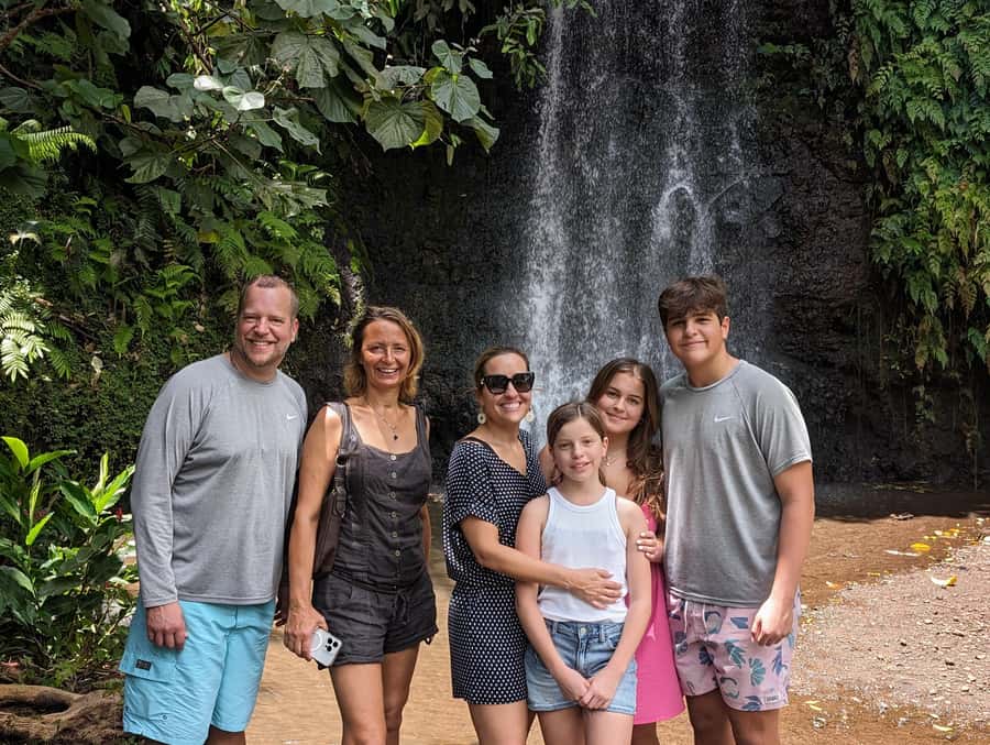 From Papeete: Tahiti Highlights Full-Day Private Tour - Maraa Caves and Taharuu Beach: cool air and black sand