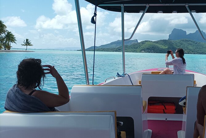 Half a day to discover Bora Bora with O-sea - Starting with rays and reef sharks