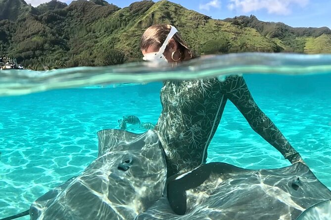 Half Day / Private Lagoon Adventure in Mo'orea - Fresh fruit and a taste of local life
