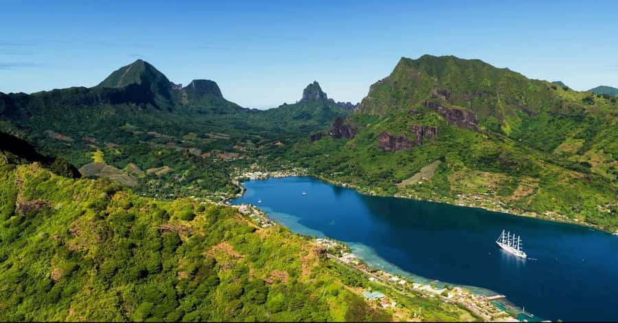 Half day Private tour of Moorea Safari Albert Pick up hotel - The 4x4 ride is part of the experience