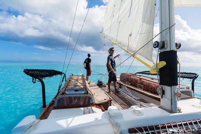 Introduction to sailing and discovering the lagoon - Key points to know before you book