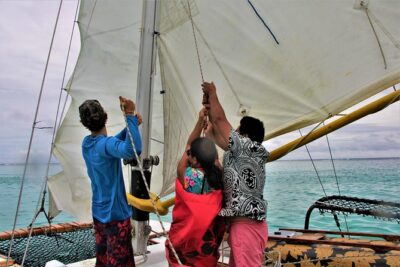 Introduction to sailing and discovering the lagoon
