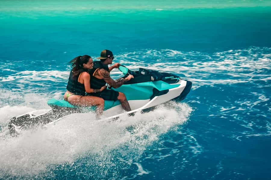 Jet Ski Around Bora Bora - Speed Through Paradise - Getting started with safety instructions and equipment