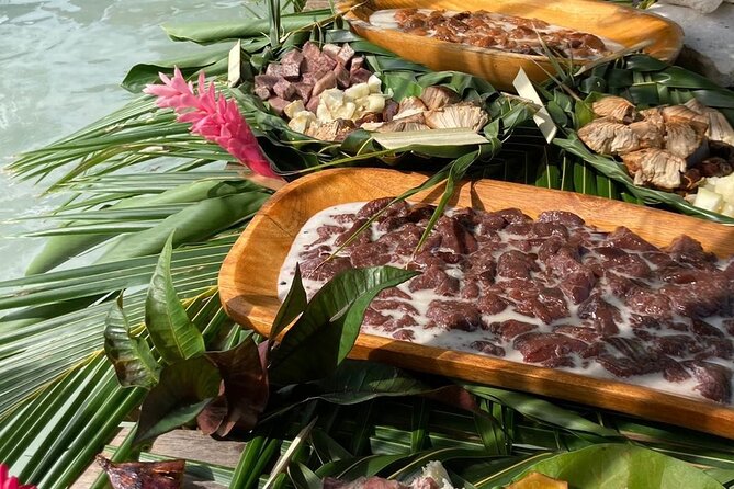 Lagoon Snorkeling Tour with Tahitian Oven Lunch in Bora Bora - What the guide adds to the day