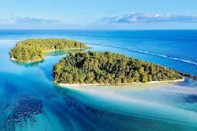 Lagoon Tour + lunch with your feet in the water on a Motu - What the guides add to the day