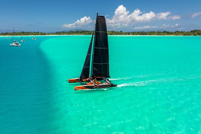 LUXURY Catamaran Bora Bora : Sailing, Snorkeling & Floating Bar - Sailing Bora Bora aboard Vitamin Sea