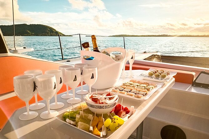 LUXURY PRIVATE Catamaran Bora Bora : Half-Day Trip - The Aquarium-Style Snorkeling Stop