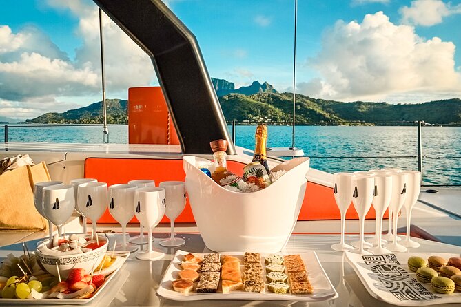 LUXURY PRIVATE Catamaran Bora Bora : The Sunset Escape - Why this sunset cruise feels special