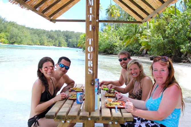 Moorea 6-Hour Snorkeling and Lunch Shared Tour - What the small boat changes