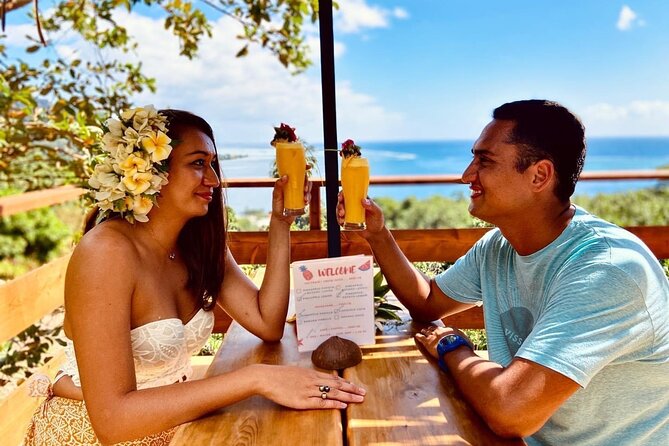 Moorea Aito 4WD Safari Tour - Half day - Belvedere Lookout over two famous bays