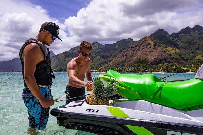 Moorea Explorer Jet Ski tour - Following the northern Moorea route