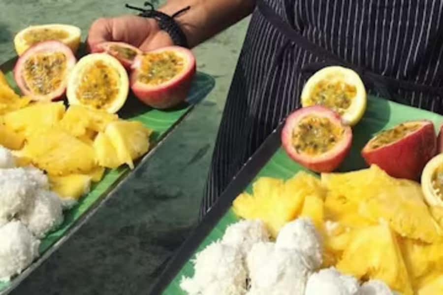 Moorea: Glass Bottom Boat Adventure with Lagoon Wonders - A private motu lunch with local flavors