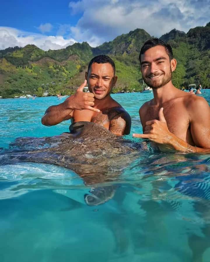 Moorea: Glass Bottom Boat Adventure with Lagoon Wonders - The turtle sanctuary comes first