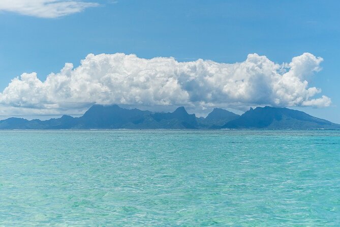 Moorea Highlights Private Tour: Natural and Cultural Attraction - Cook’s Bay brings the mountains close