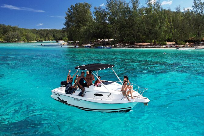 Moorea: Private 4-Hour High-End Boat Excursion - Crossing the reef off Moorea’s south coast