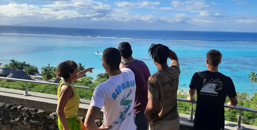 Moorea : Safari Nature and Culture Tour with local guide - Cook’s Bay connects geography with exploration