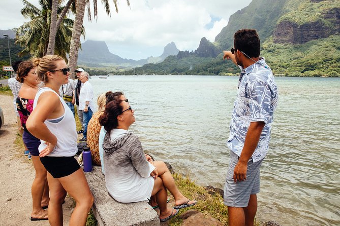 Moorea Street Food Tour - Pies, breads, and the French thread