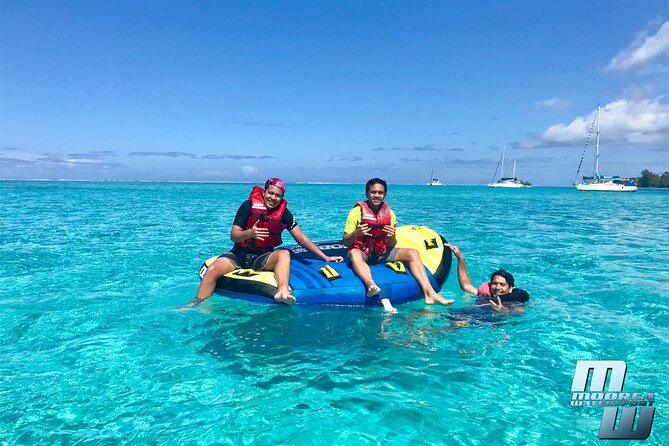 moorea tubing - The safety briefing comes before the fun