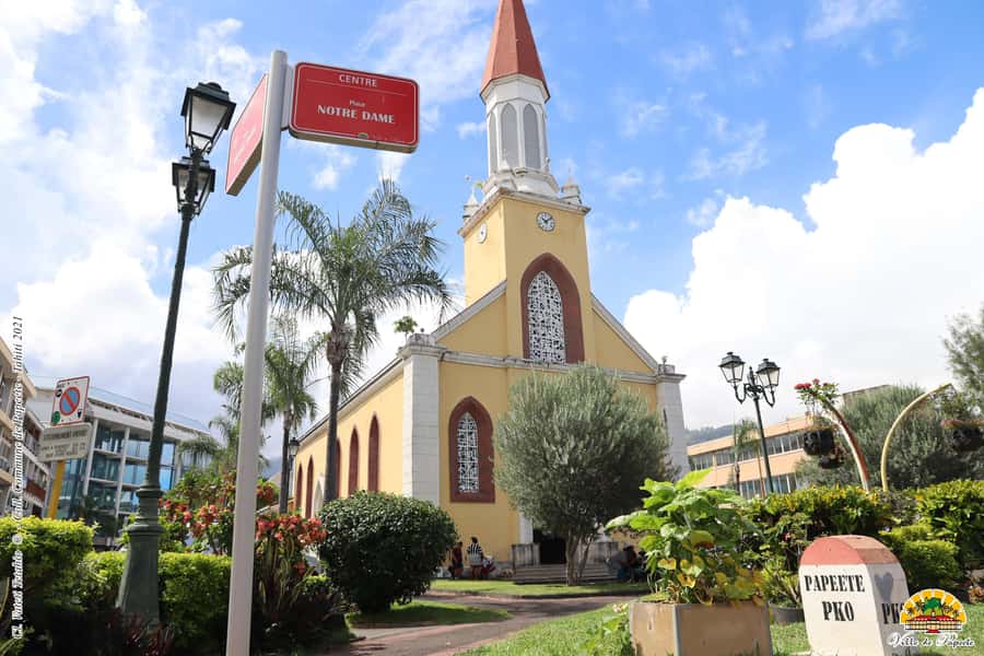 Papeete : walking tour - The Assembly of French Polynesia and French influence