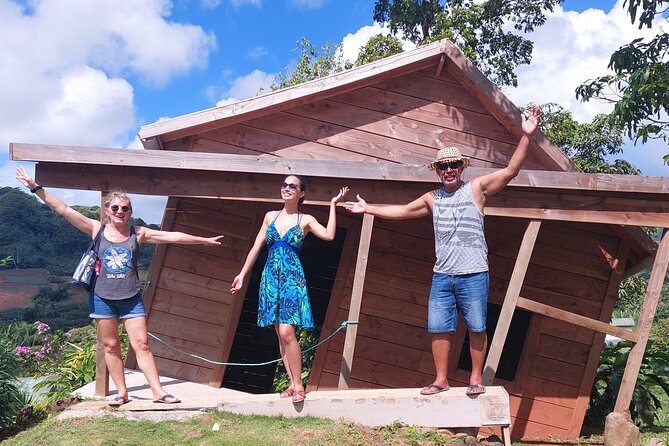 Private and guided visit to Mystery House Raiatea - Meeting Gérard, the guide and inventor
