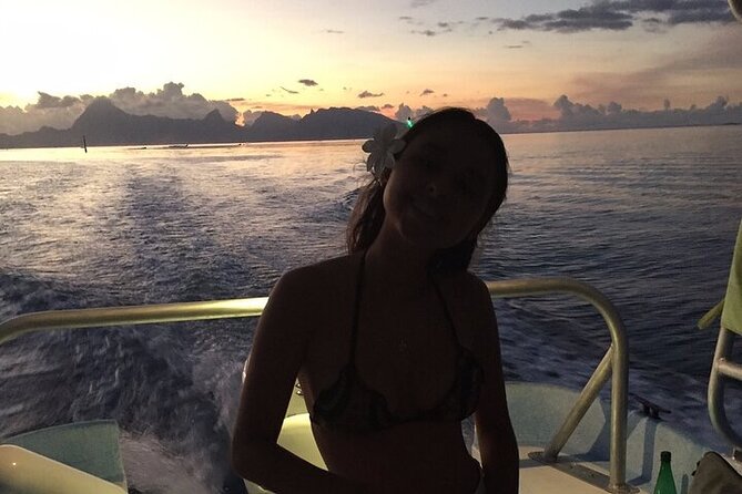Private and Local Sunset Cruise in Tahiti - A quiet ride across Tahiti’s lagoon