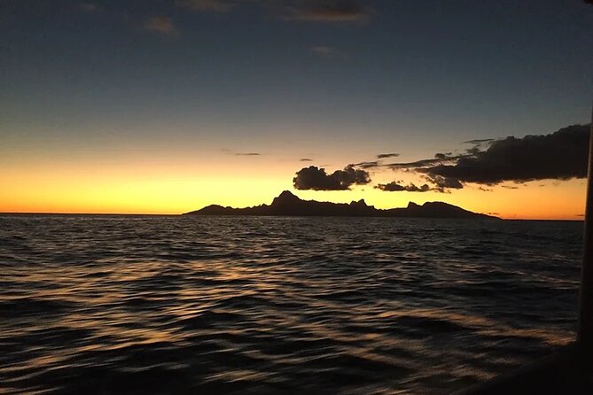 Private and Local Sunset Cruise in Tahiti - Who should book this sunset cruise?