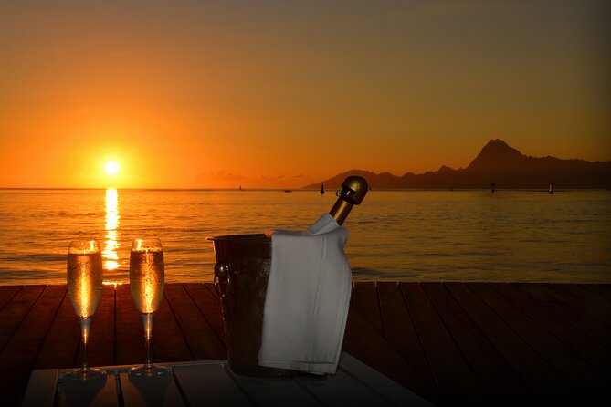 Private Boat Trip with Sunset / sunset cruise - Watching Tahiti and Mo’orea change color
