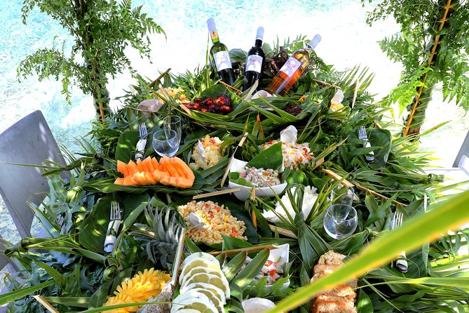 Private Bora Bora Lagoon & Water Lunch Experience - The water lunch on a private motu