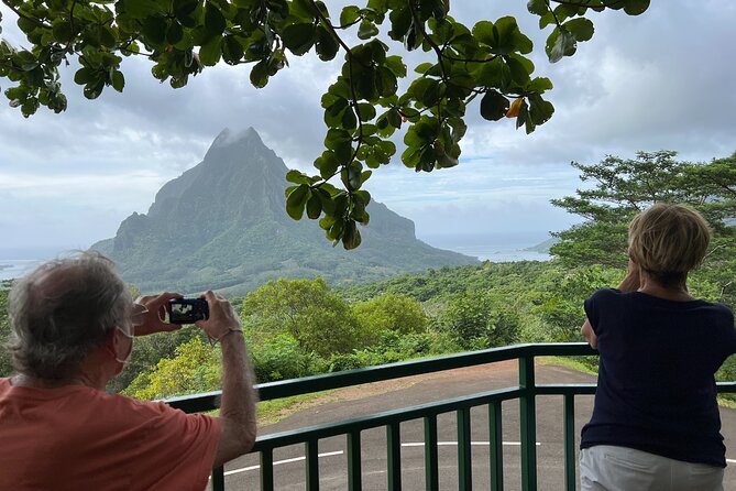Private excursion to Moorea, photo tour & immersive discovery - Cook Bay, or Paopao Bay, from a second angle